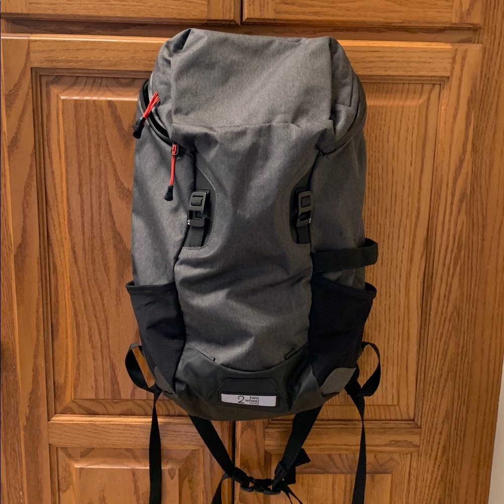 2wheel Gear Graphite Gray and Black Backpack
